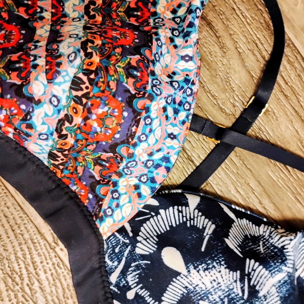 Colorful Patterned Two-Piece Set - Picture 4 of 7